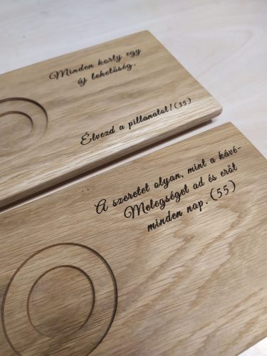 Egyedi tölgyfa kíváló tálca 15 x 25 cm méretben